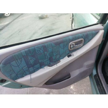 nissan almera tino (v10m) del año 2000