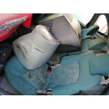 nissan almera tino (v10m) del año 2000