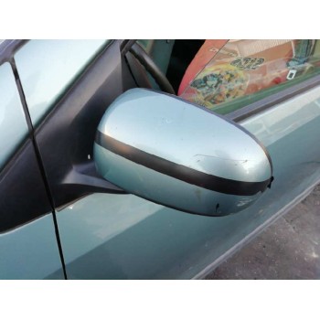 nissan almera tino (v10m) del año 2000