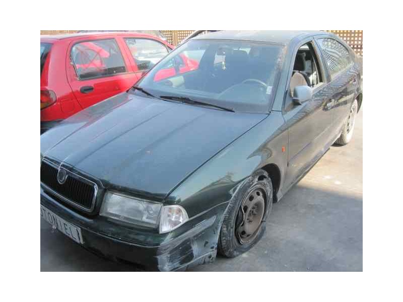 SKODA OCTAVIA BERLINA (1U2)