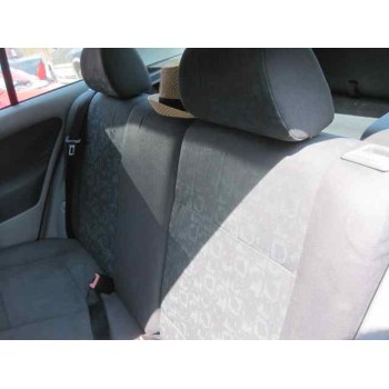 skoda octavia berlina (1u2) del año 2000