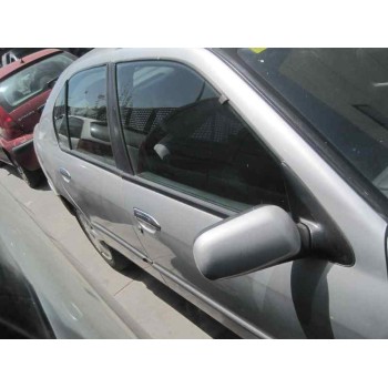 nissan primera berlina (p11) del año 1999