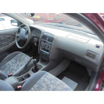 toyota avensis berlina (t 22) del año 1999