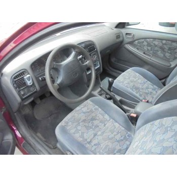 toyota avensis berlina (t 22) del año 1999