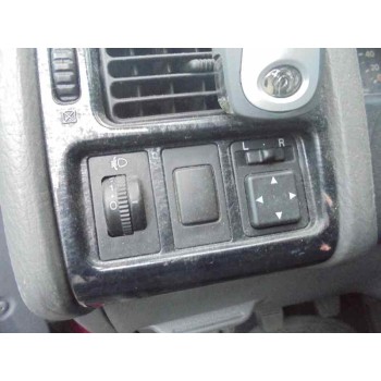 toyota avensis berlina (t 22) del año 1999