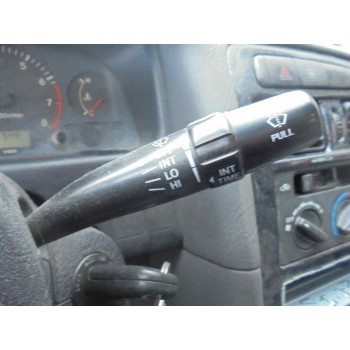 toyota avensis berlina (t 22) del año 1999