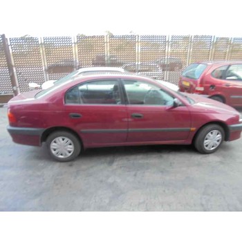 toyota avensis berlina (t 22) del año 1999