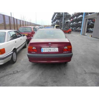 toyota avensis berlina (t 22) del año 1999