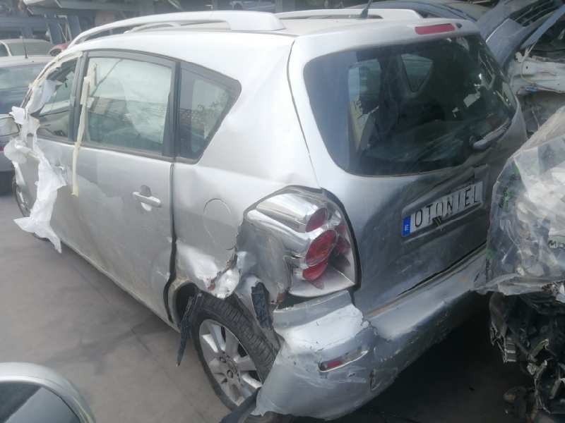 toyota corolla verso (r1) del año 2004