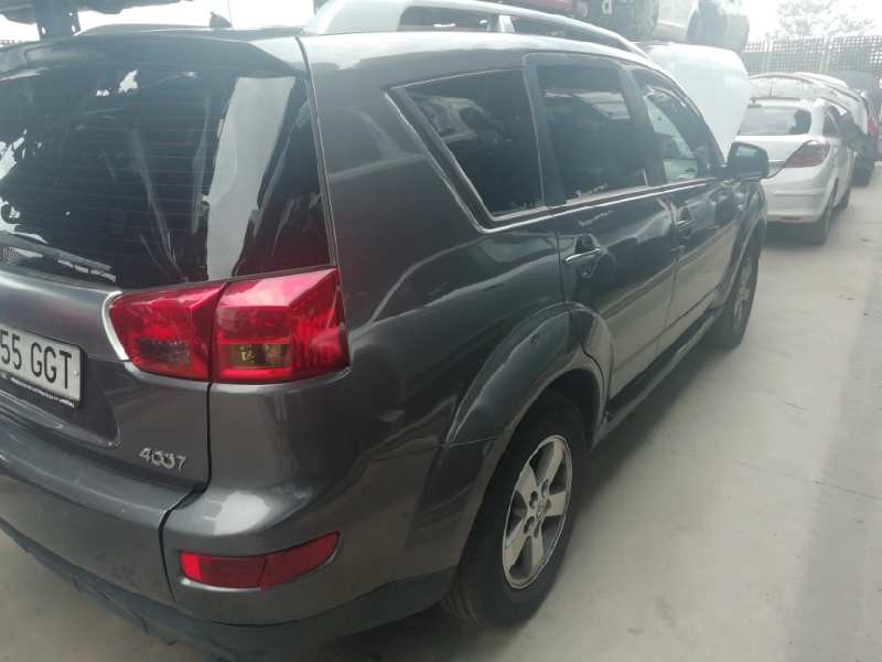 PEUGEOT 4007