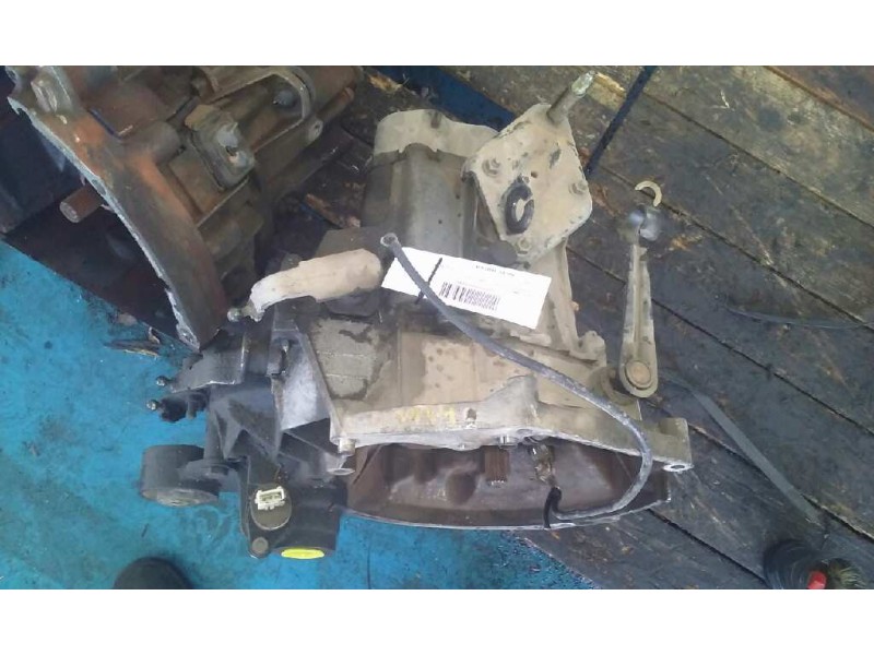 Recambio de caja cambios para citroën saxo 1.4 sx referencia OEM IAM 20CF11 110.778KM 