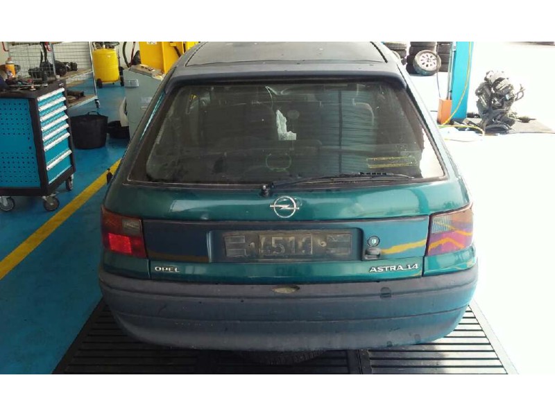 opel astra f berlina del año 1995