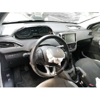 peugeot 208 del año 2015