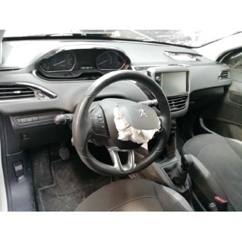 peugeot 208 del año 2015