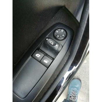 peugeot 208 del año 2015