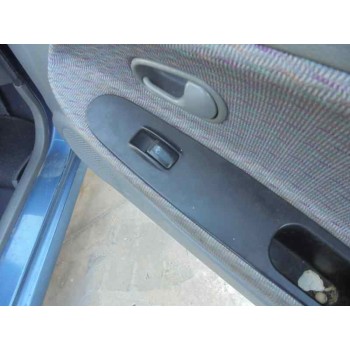 kia rio del año 2001