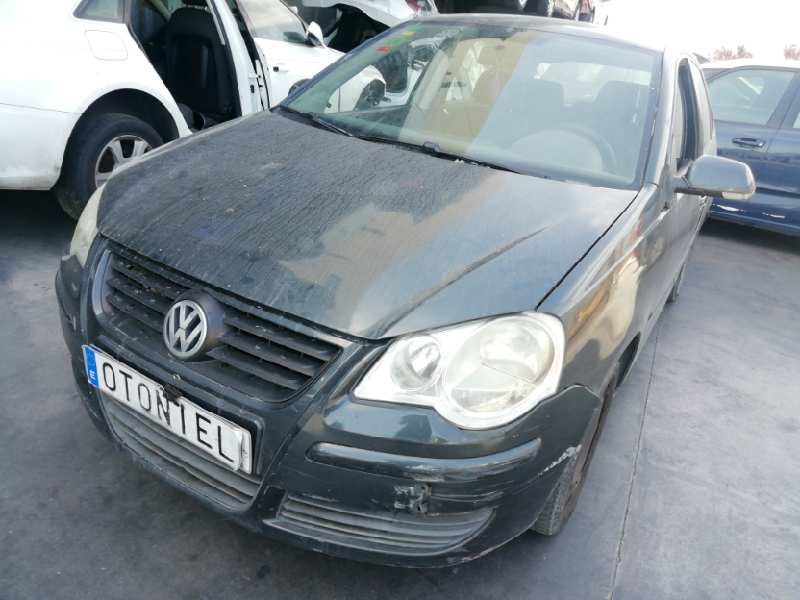 VOLKSWAGEN POLO (9N3)