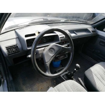 peugeot 205 berlina del año 1986