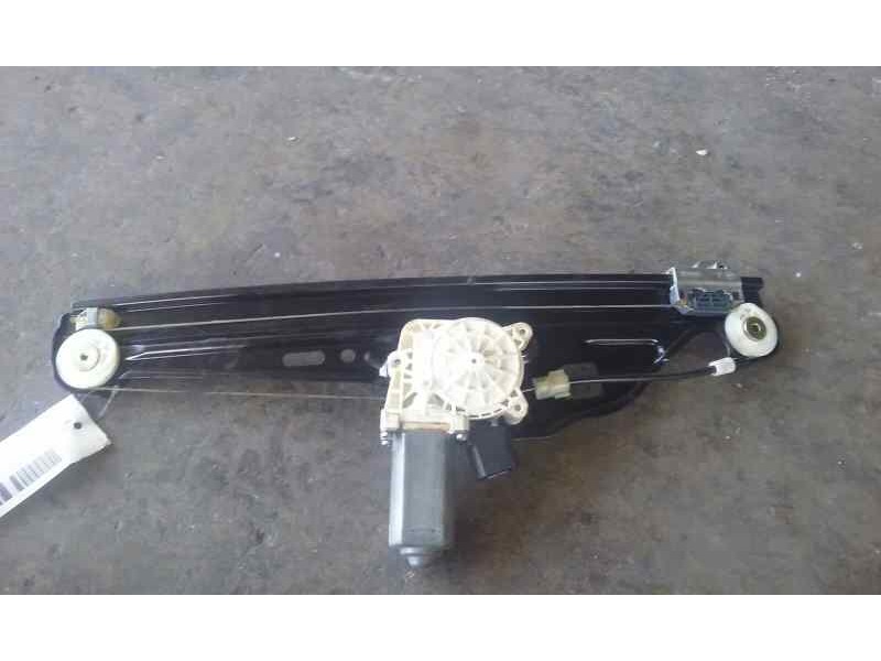 Recambio de elevalunas trasero derecho para bmw serie 5 touring (e61) 520d referencia OEM IAM 6922320 6 PINES 7034388S