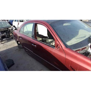 mercedes-benz clase e (w211) berlina del año 2004