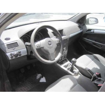 opel astra h berlina del año 2004