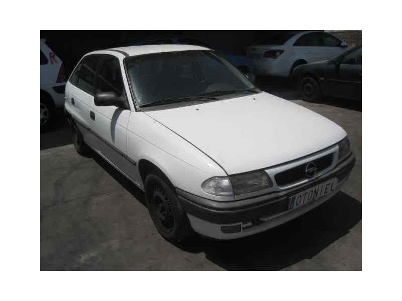 opel astra f berlina del año 1996