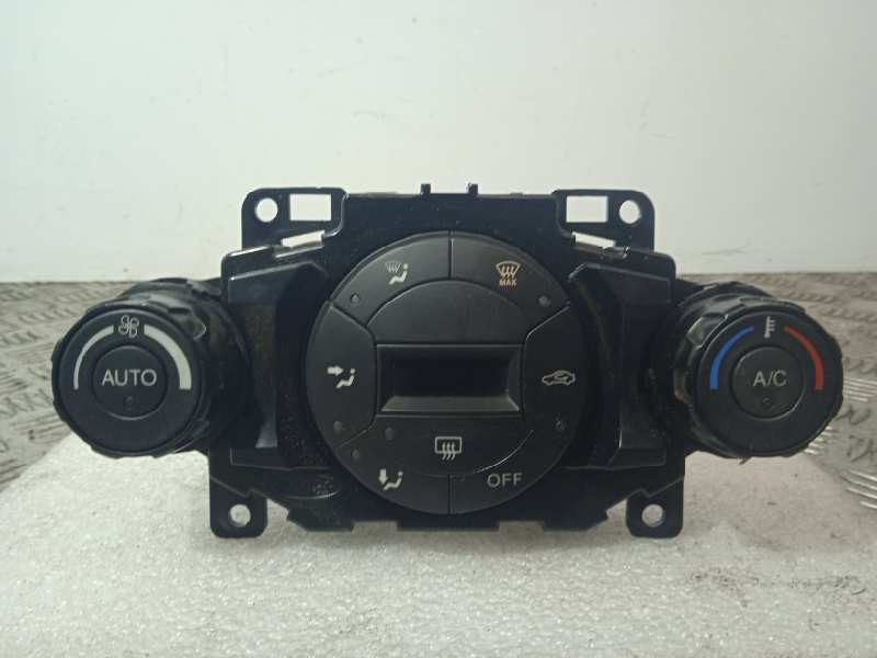 Recambio de mando climatizador para ford fiesta (cb1) ghia referencia OEM IAM 8A6T18C612AJ  
