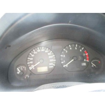 mitsubishi carisma berlina 5 (da0) del año 2000