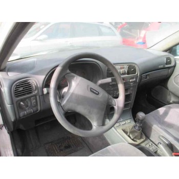 volvo s40 berlina del año 1999