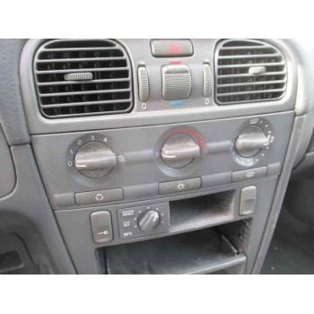 volvo s40 berlina del año 1999