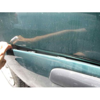 mitsubishi carisma berlina 5 (da0) del año 2000