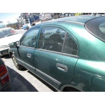 mitsubishi carisma berlina 5 (da0) del año 2000