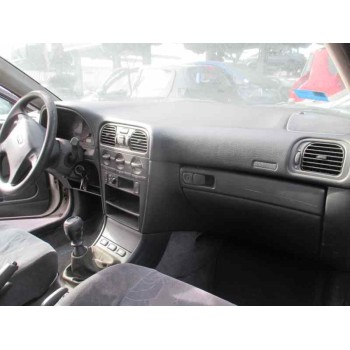 volvo s40 berlina del año 1999