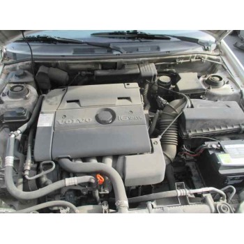 volvo s40 berlina del año 1999