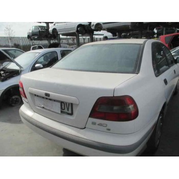 volvo s40 berlina del año 1999