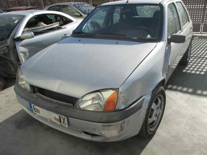 ford fiesta berlina (dx) del año 2001