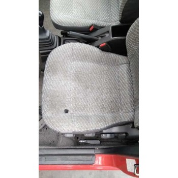 nissan sunny berlina (n14) del año 1994