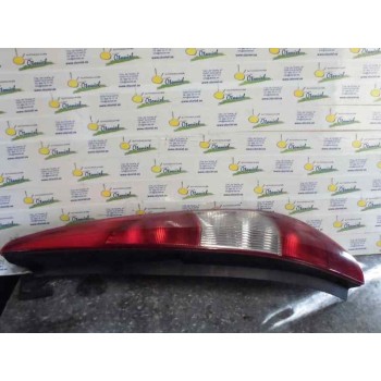 PILOTO TRASERO DERECHO 2001