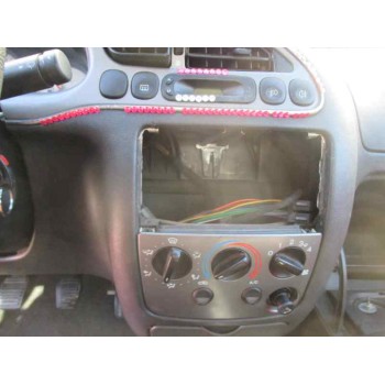 ford fiesta berlina (dx) del año 2001