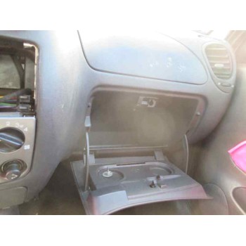 ford fiesta berlina (dx) del año 2001