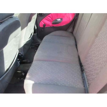 ford fiesta berlina (dx) del año 2001