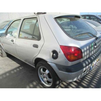 ford fiesta berlina (dx) del año 2001