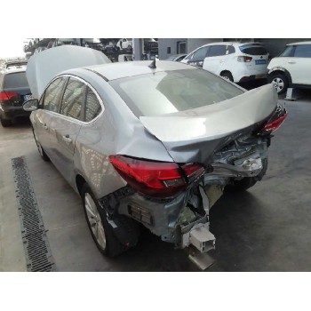 opel astra j lim. del año 2015