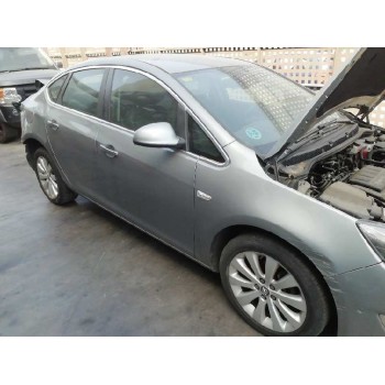 opel astra j lim. del año 2015