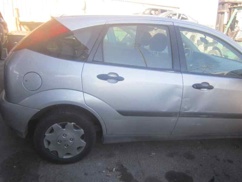 ford focus berlina (cak) del año 2000