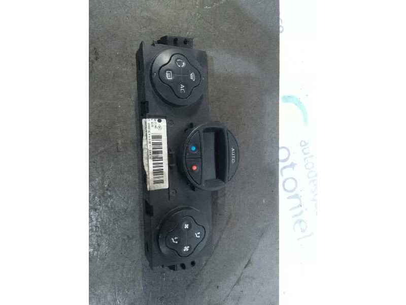 Recambio de mando climatizador para renault megane ii berlina 5p confort authentique referencia OEM IAM 8200070752  