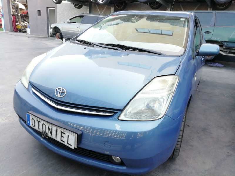 TOYOTA PRIUS (NHW20)