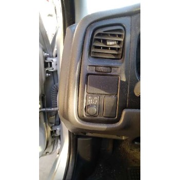 nissan primera berlina (p11) del año 1999