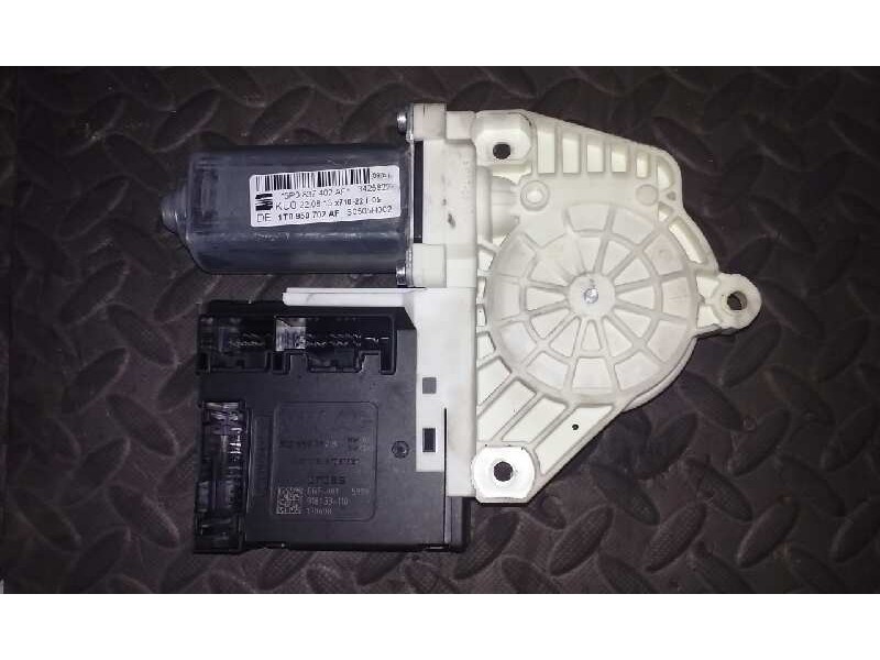 Recambio de motor elevalunas delantero derecho para seat altea xl (5p5) reference referencia OEM IAM 5P0837402AF  