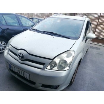 toyota corolla verso (r1) del año 2004